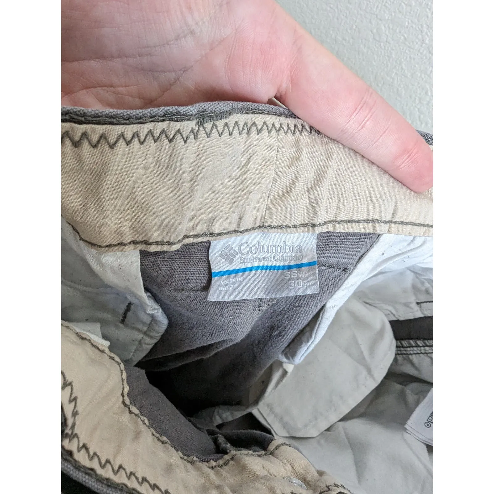 Columbia Mens Sz 38x30 Gray Chino Hiking Outdoors Pants