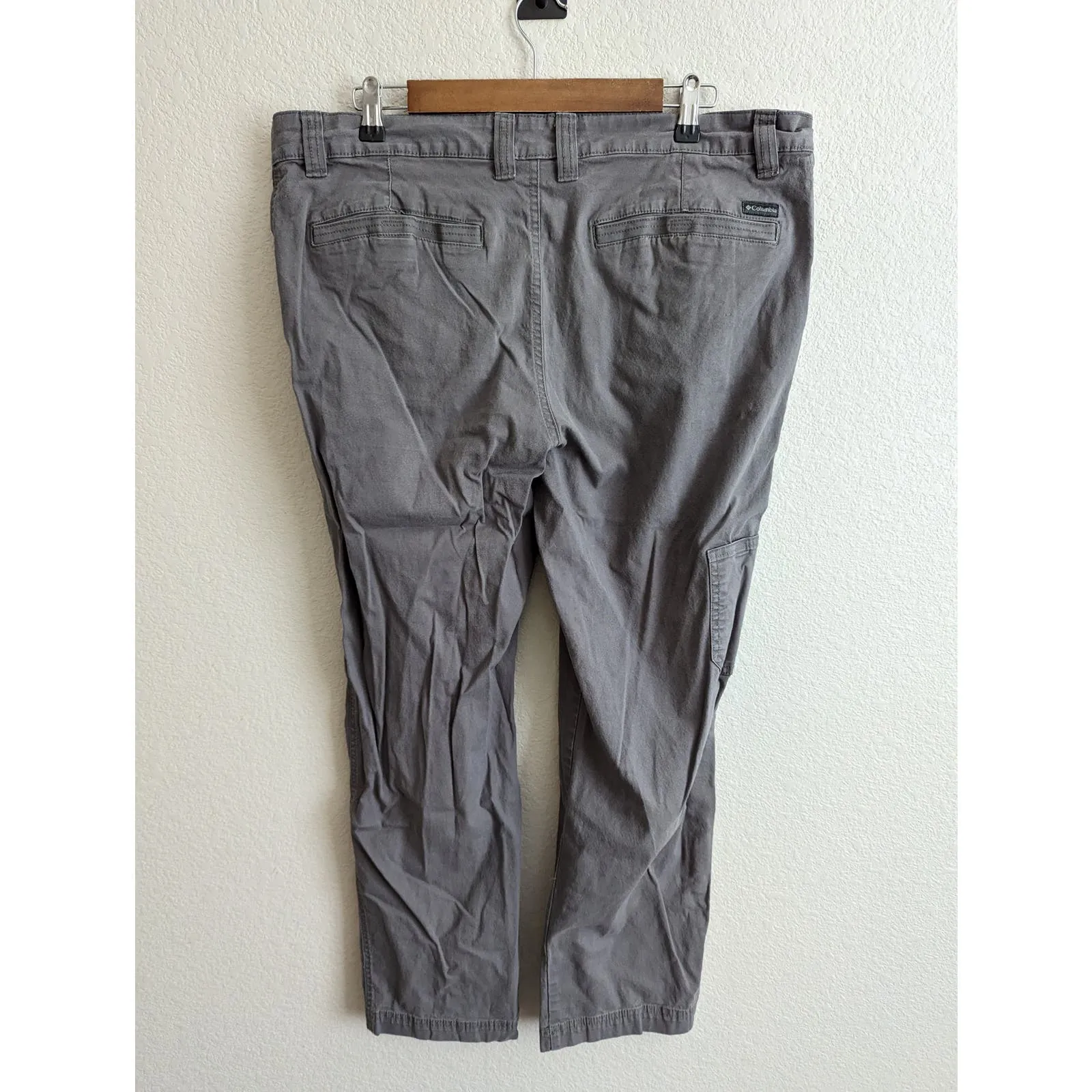 Columbia Mens Sz 38x30 Gray Chino Hiking Outdoors Pants